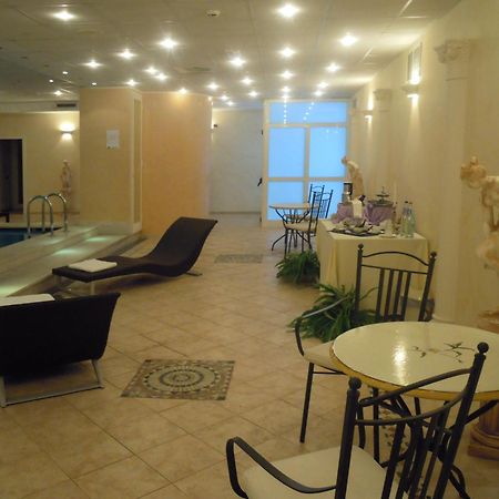 Hotel Villa Medici Rocca San Giovanni Luaran gambar