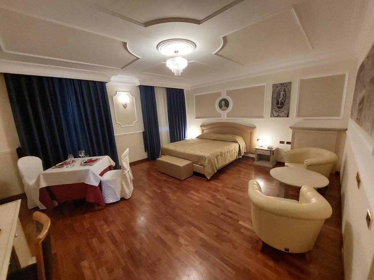Hotel Villa Medici Rocca San Giovanni Luaran gambar