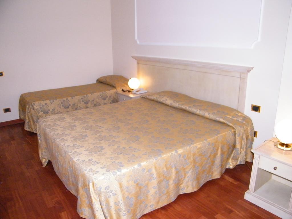 Hotel Villa Medici Rocca San Giovanni Luaran gambar