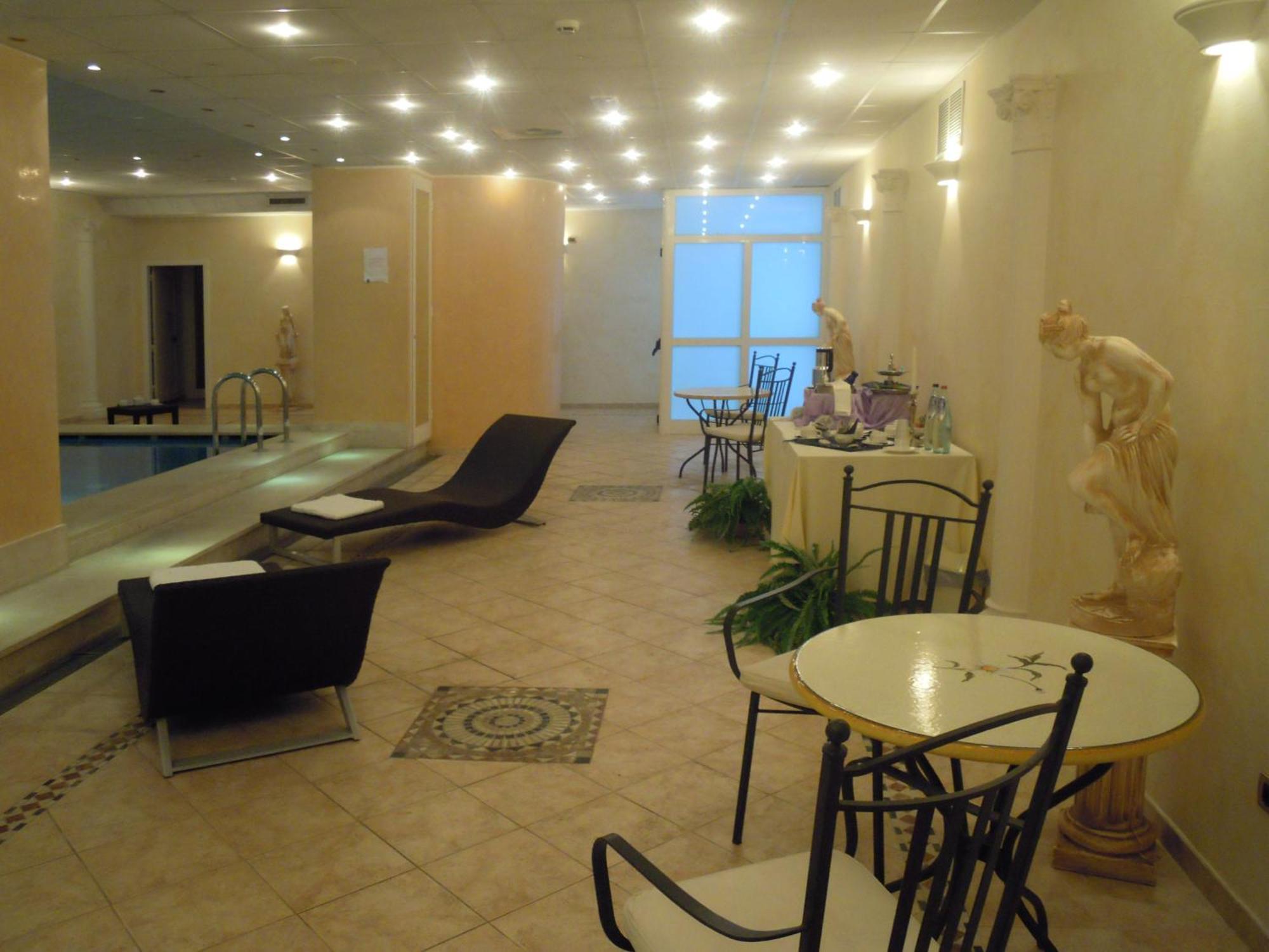 Hotel Villa Medici Rocca San Giovanni Luaran gambar