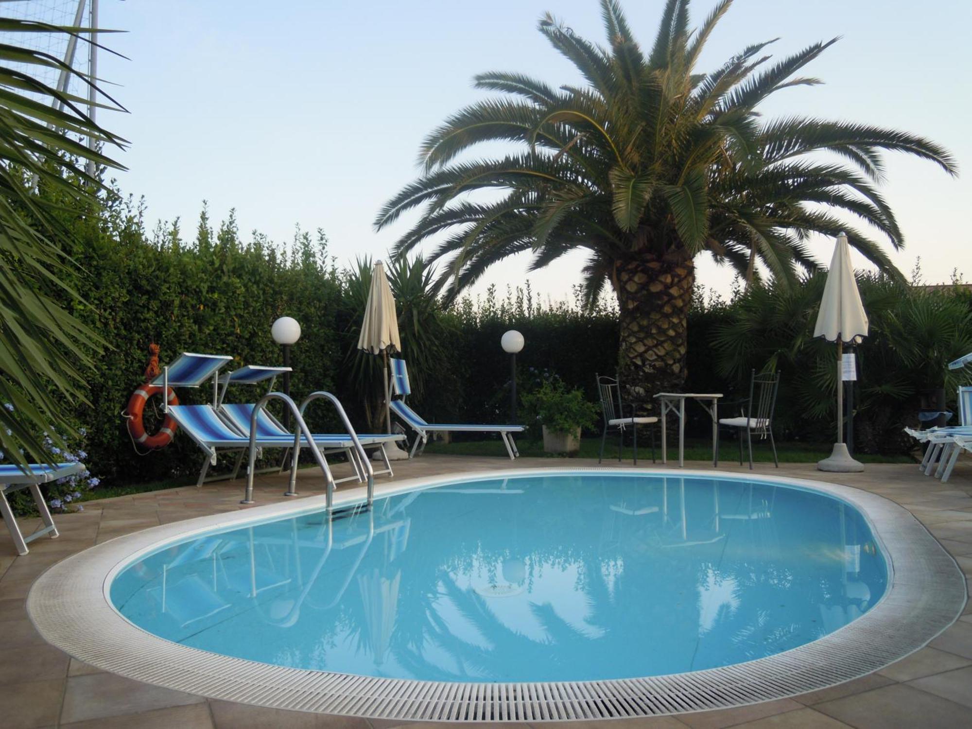 Hotel Villa Medici Rocca San Giovanni Luaran gambar