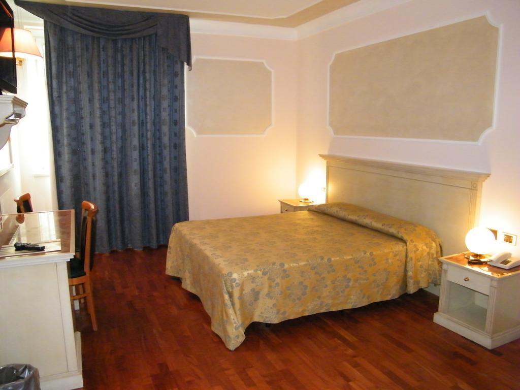 Hotel Villa Medici Rocca San Giovanni Luaran gambar