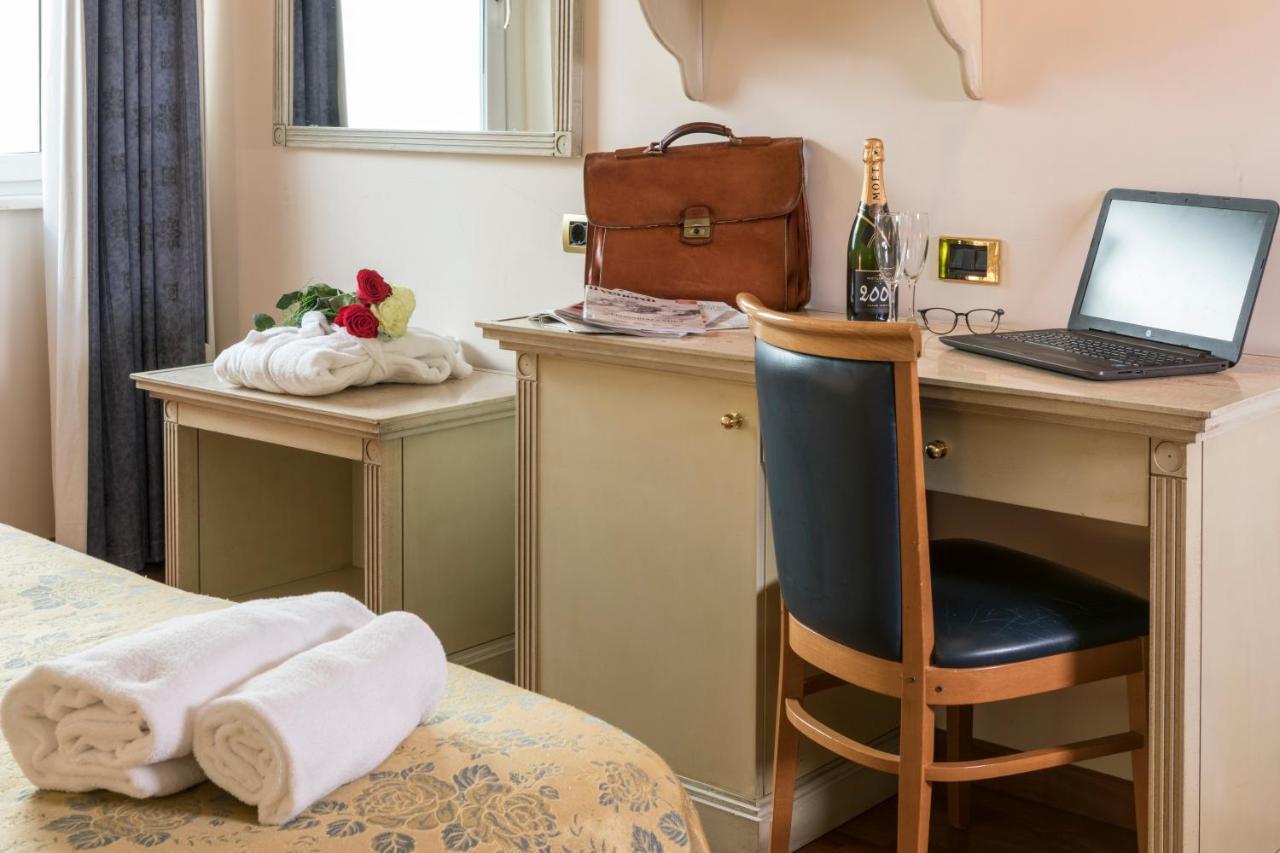 Hotel Villa Medici Rocca San Giovanni Luaran gambar