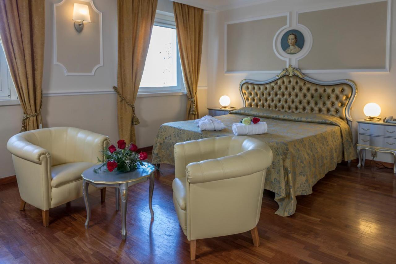 Hotel Villa Medici Rocca San Giovanni Luaran gambar