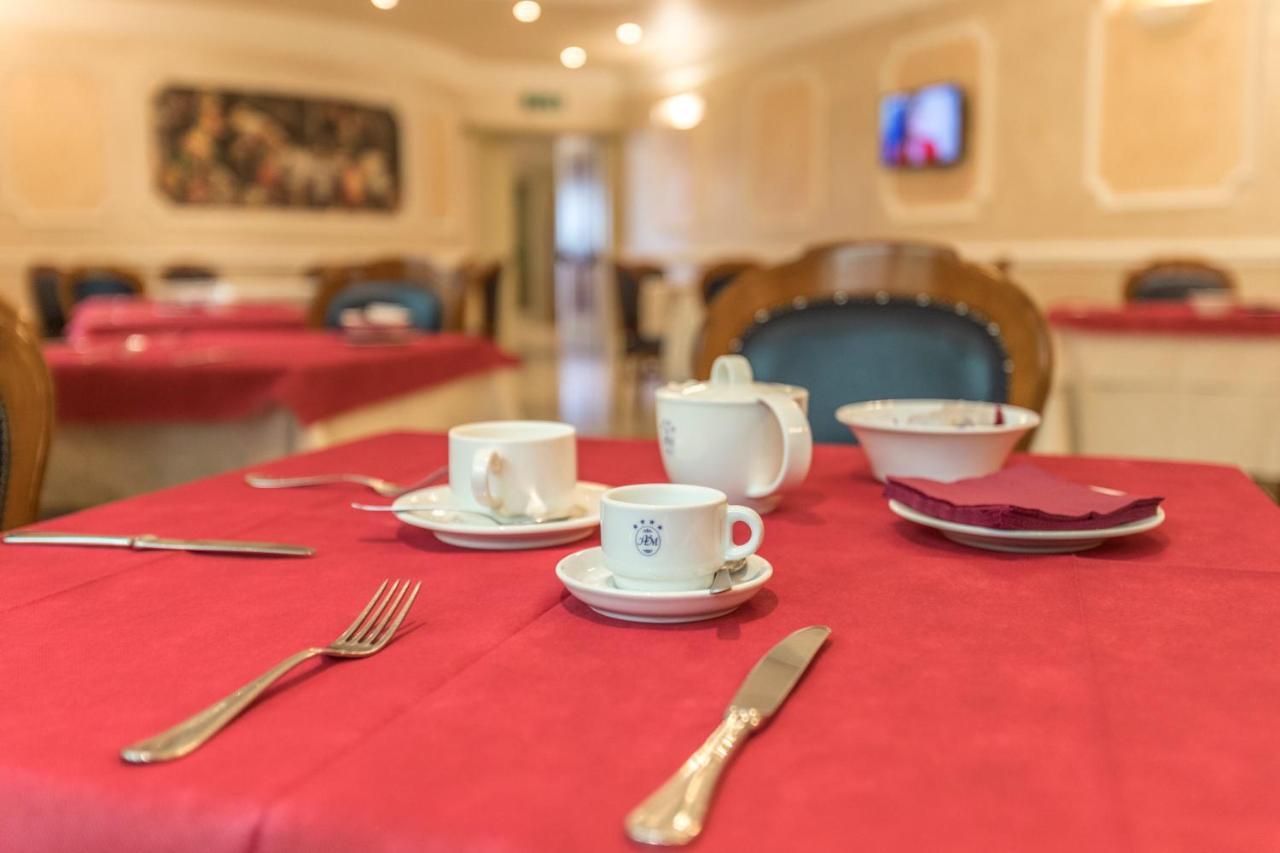 Hotel Villa Medici Rocca San Giovanni Luaran gambar